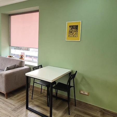 2V1 - Sheshi Willson Apartment Tirana Exterior photo
